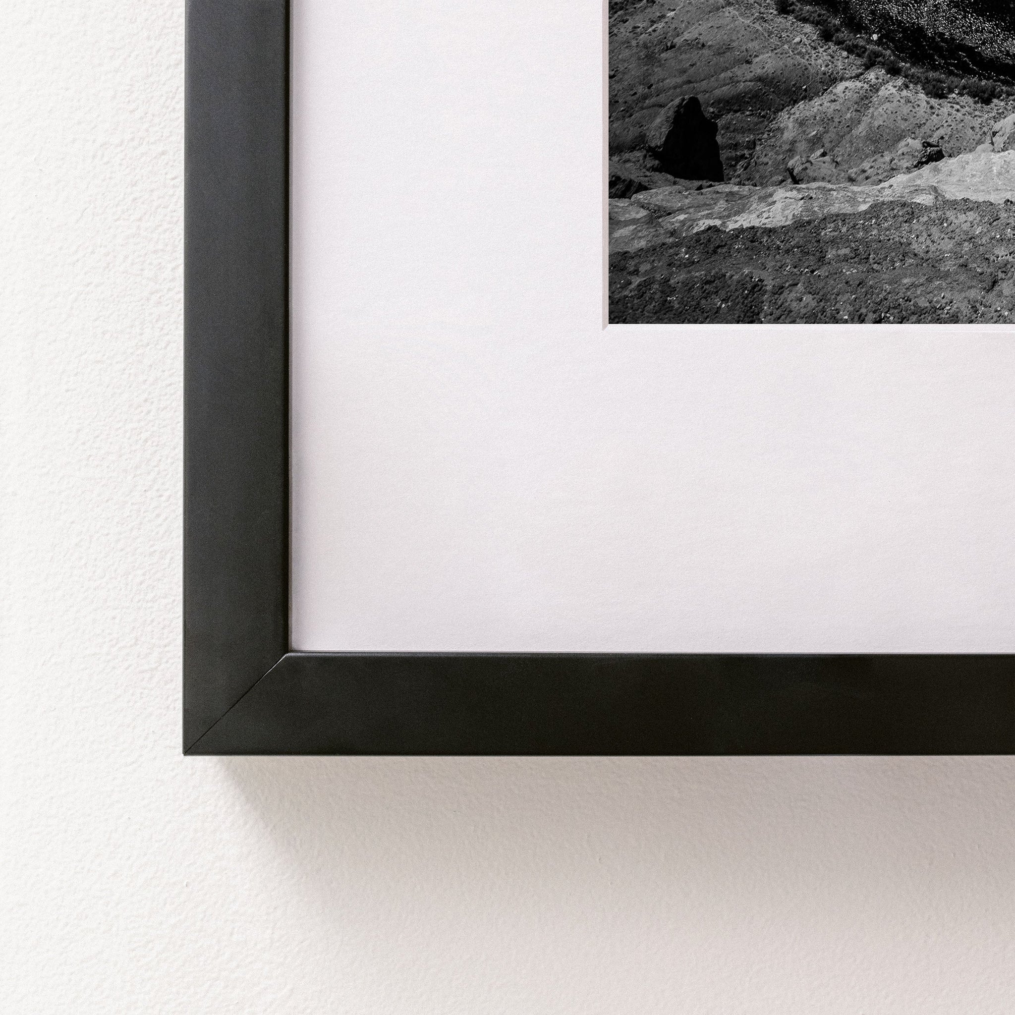 black~Medium