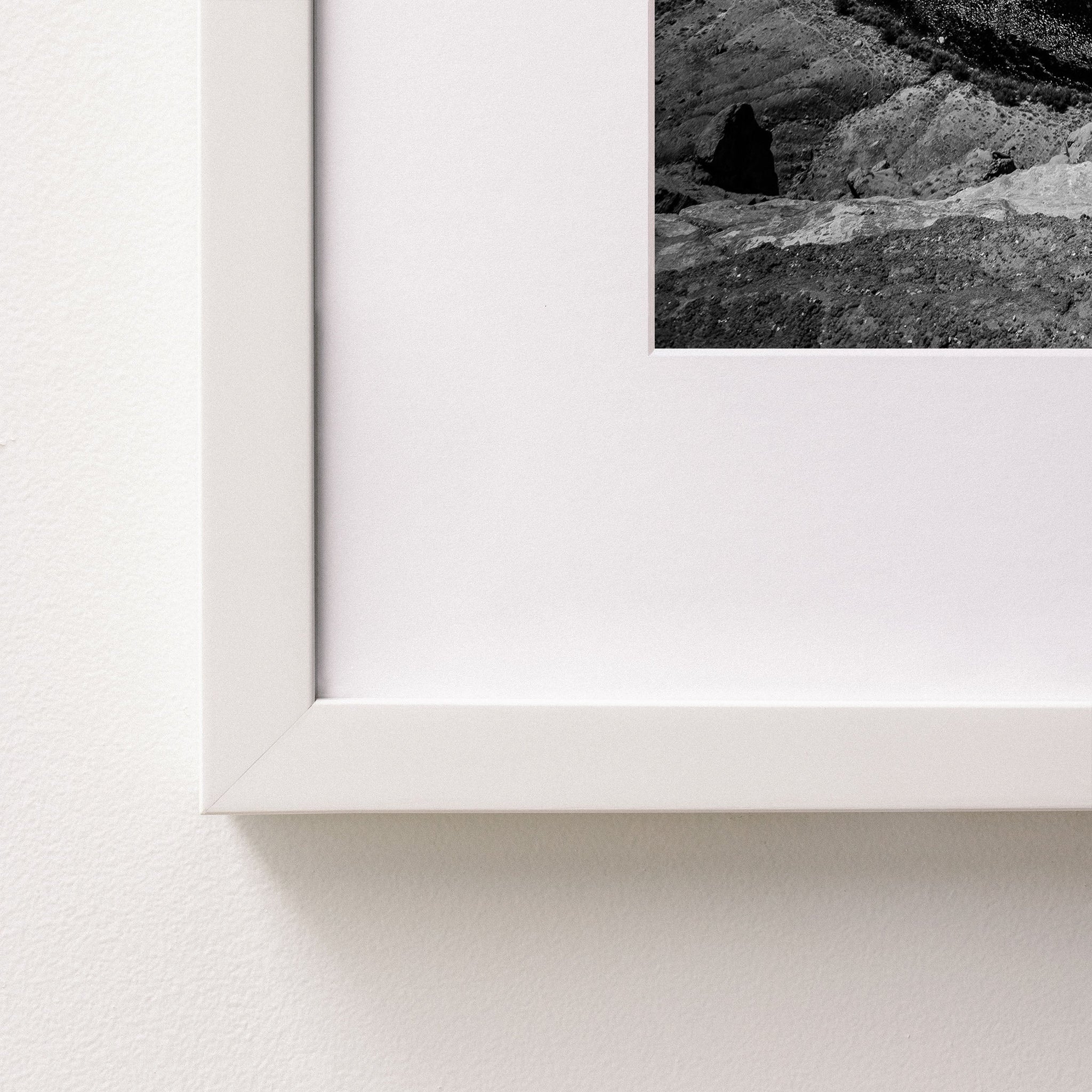 white~Medium